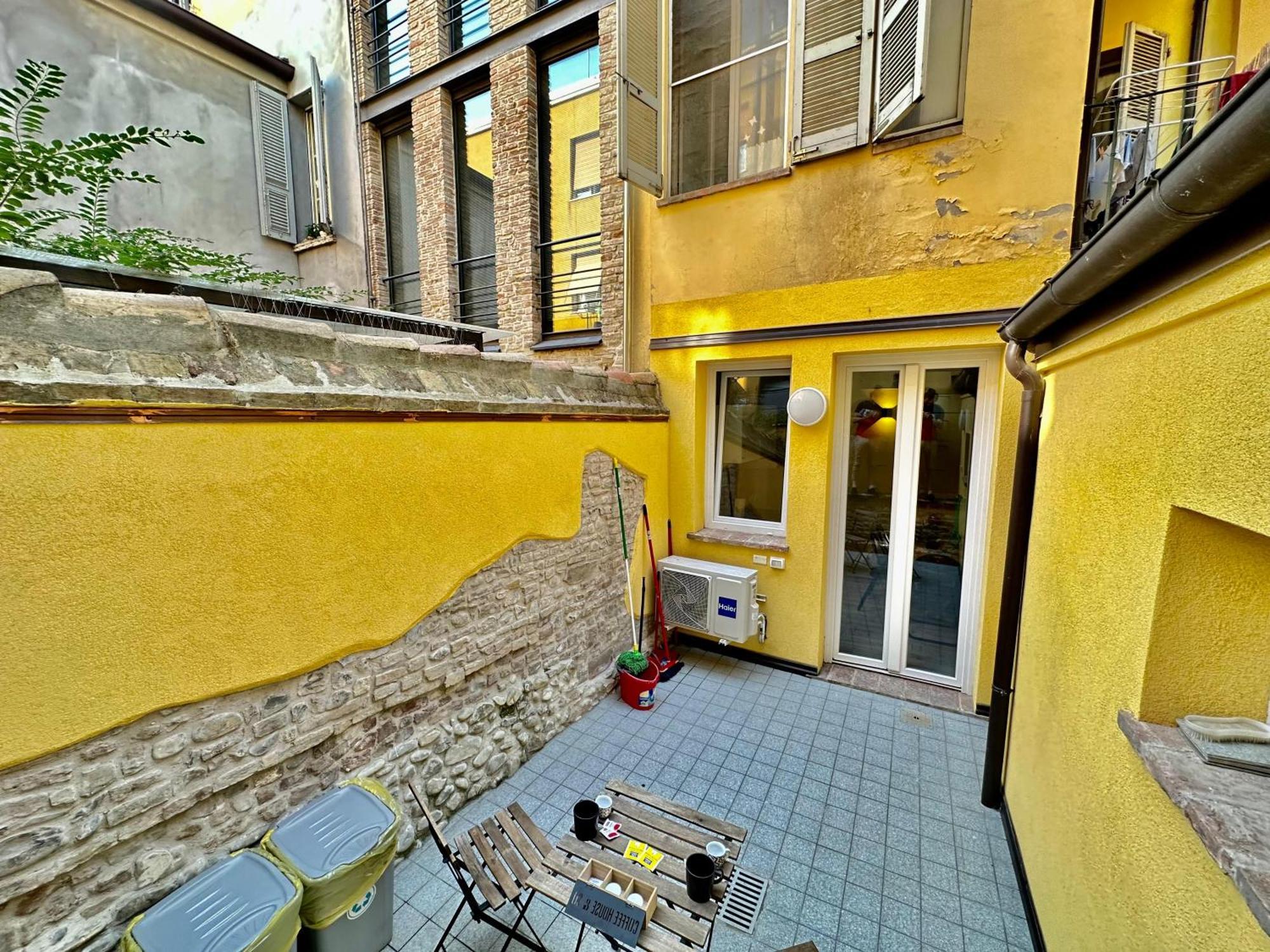 Ferienwohnung " In Centro Da Marghe" By Revenue House Parma Exterior foto